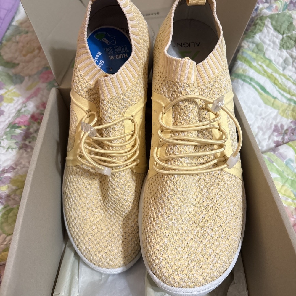 Align Torri Sz 11 Yellow Nurse Shoes Slip Resistant Comfort Walking Sneakers